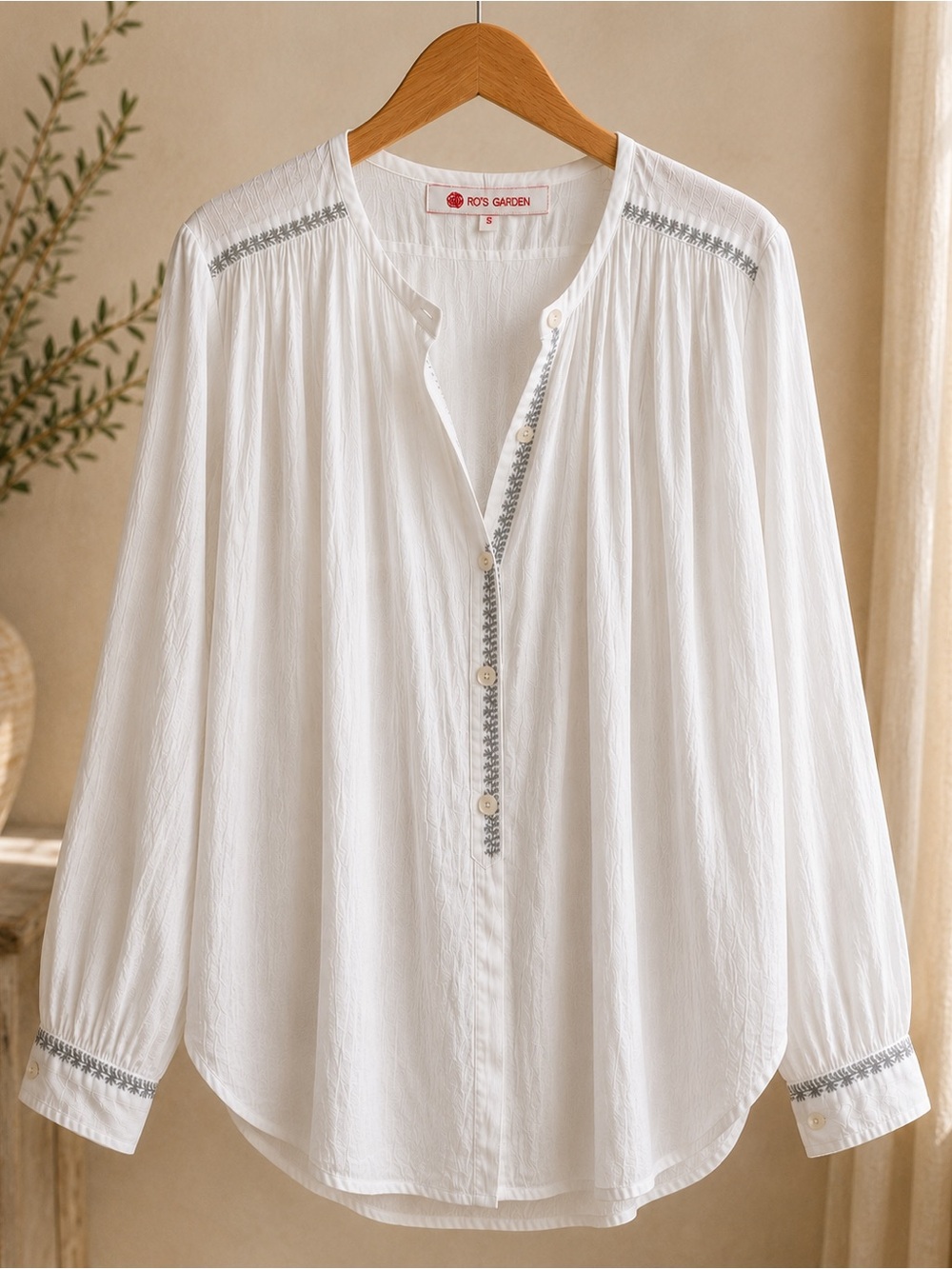 Ros Garden White Embroidered Button-Up Top with silver highlights